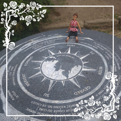 А вот на обувку разорилась, купив набор из 100 пар обуви за 20 копеек, что продавались на али в рандомном наборе. Из них пар 15 и сгодилось.